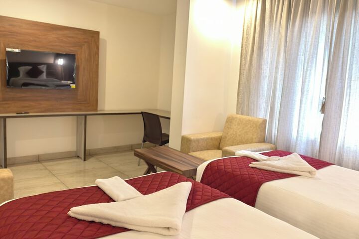 Room 5 of 31