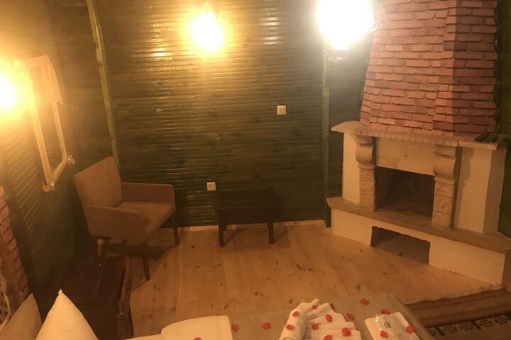 Room 37 of 90