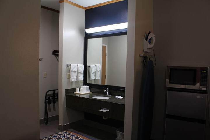 Room 11 of 17