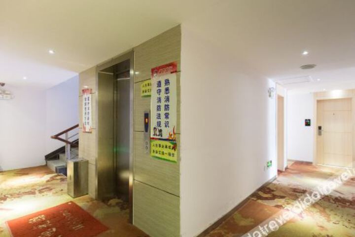Hotel Interior 4 of 13