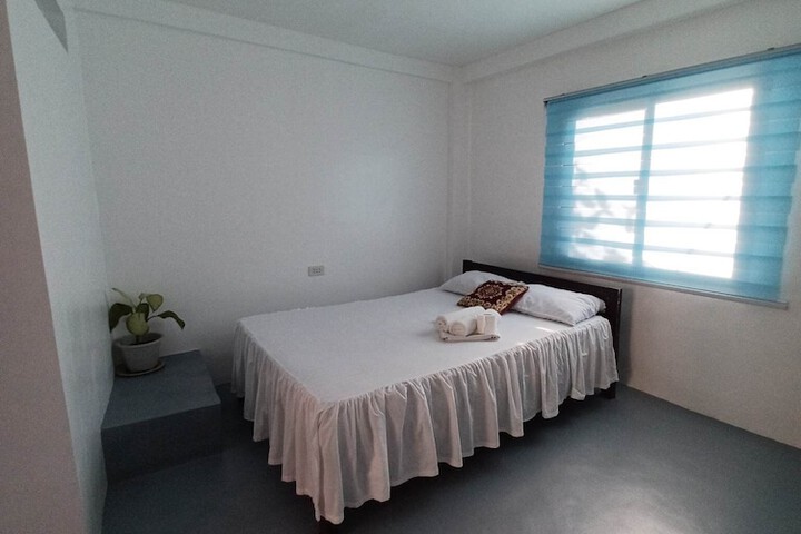 Room 3 of 6