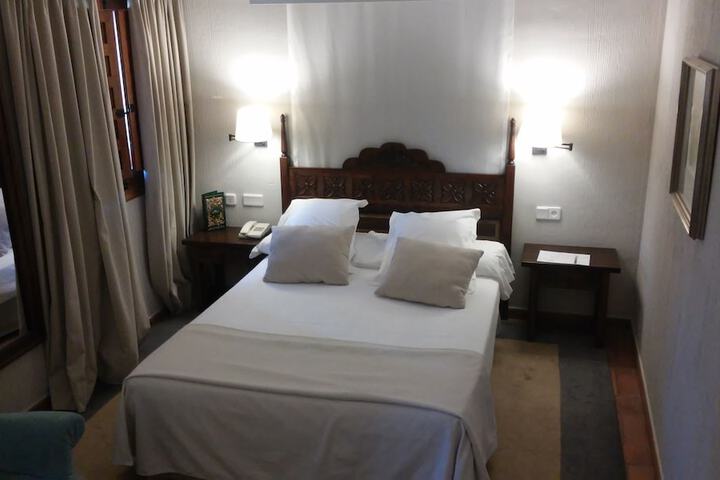 Room 2 of 60