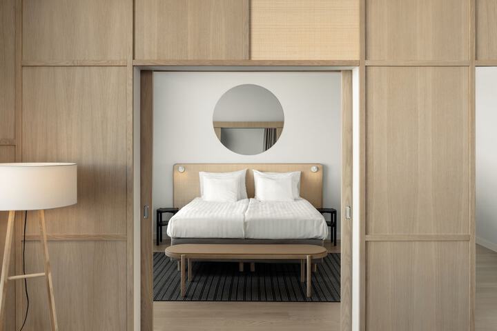 Room 16 of 36
