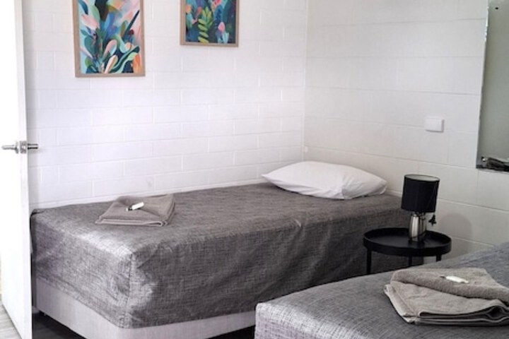 Room 5 of 18