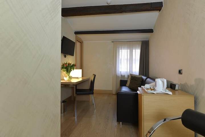 Room 26 of 52