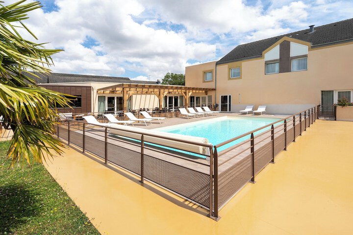 Pool Hotel