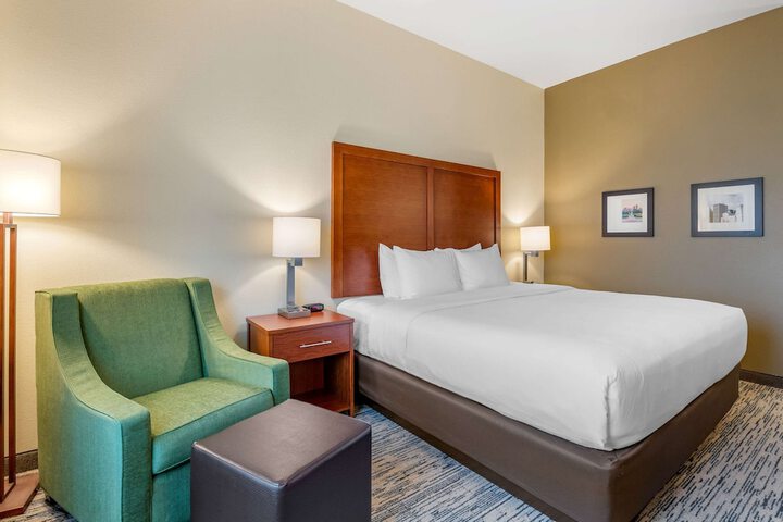 Standard | King Bed (17 of 26)