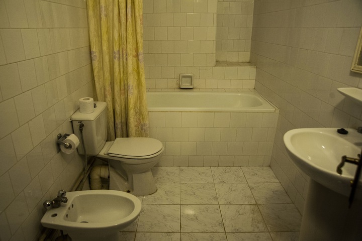 Room 17 of 28