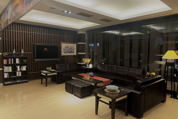 Entrance & Lobby