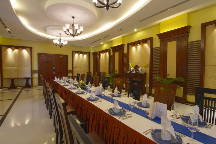 Ballroom/Hall 53 of 63