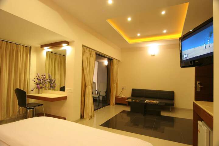 Room 13 of 61