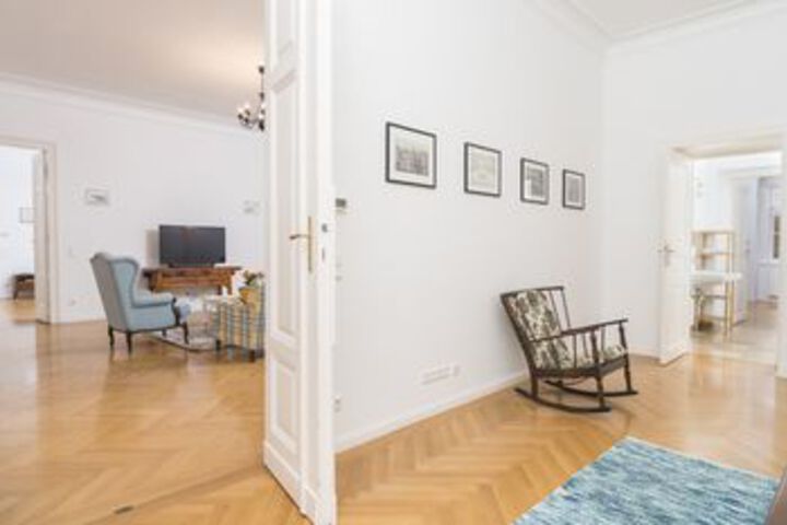Room 48 of 62