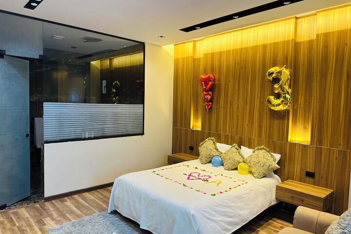 Room 10 of 147