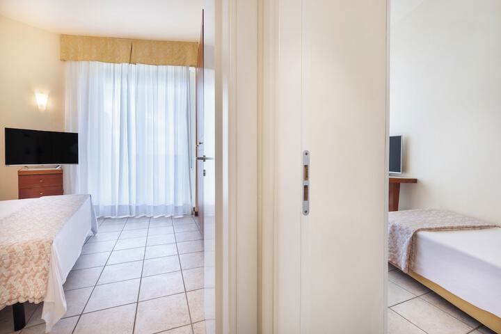 Room 16 of 59