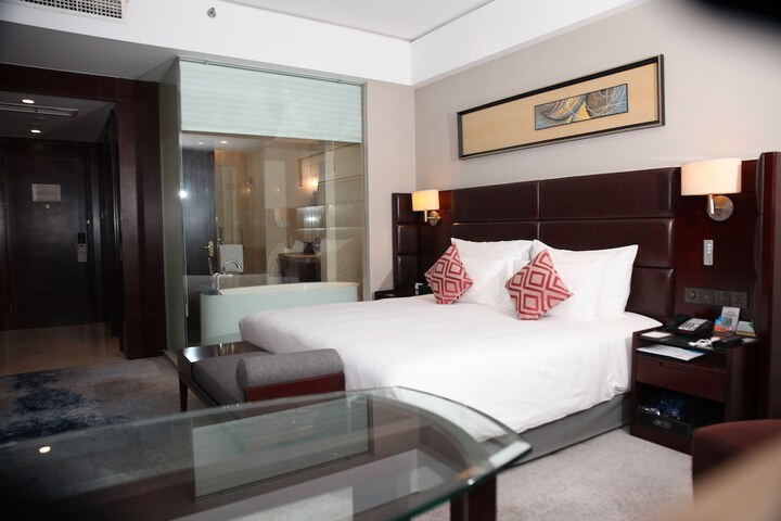 Room 16 of 44