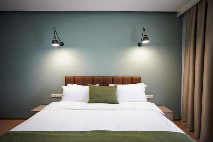 Room 6 of 15