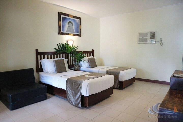 Room 4 of 26