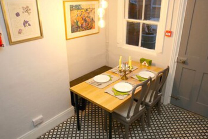 Dining 40 of 54