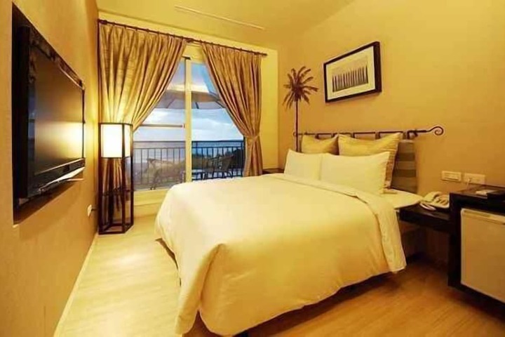 Room 15 of 28