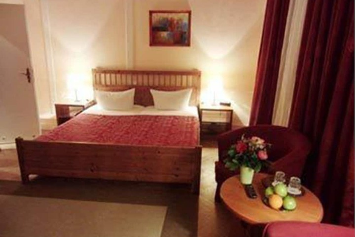 Room 10 of 39