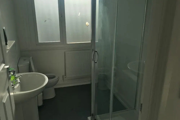 Room 8 of 20