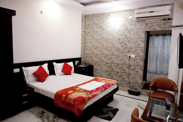 Room 15 of 44