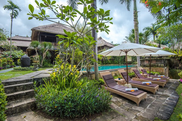 Pools & Facilities