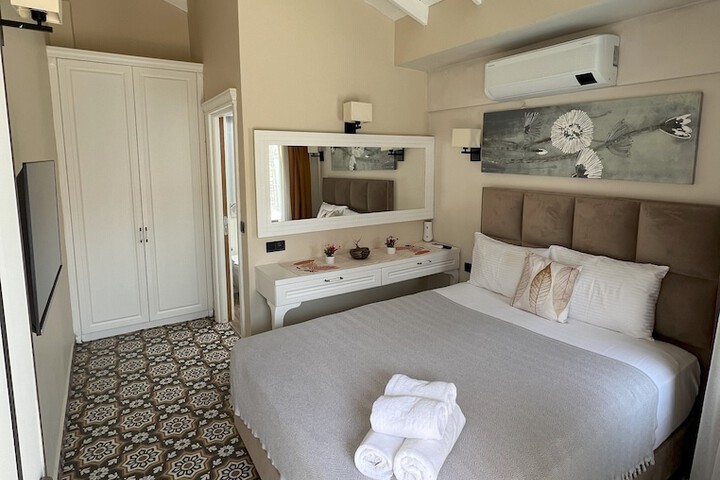 Room 14 of 50