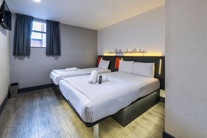 Room 43 of 105