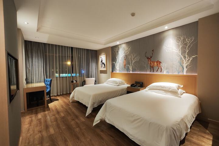 Room 15 of 100
