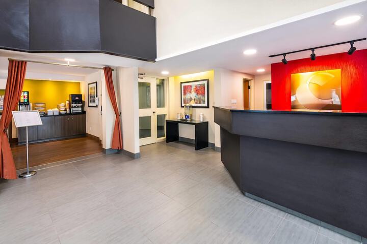 Guest Lobby