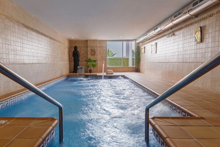 Hotel with Pool