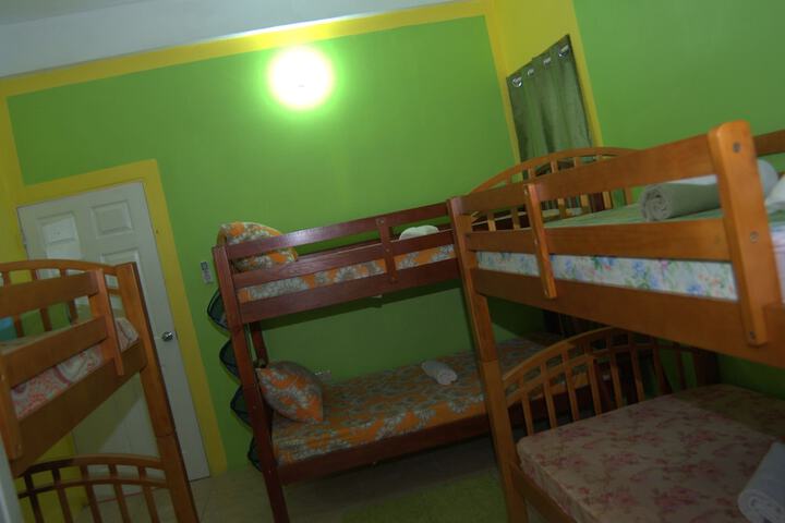 Room 4 of 96