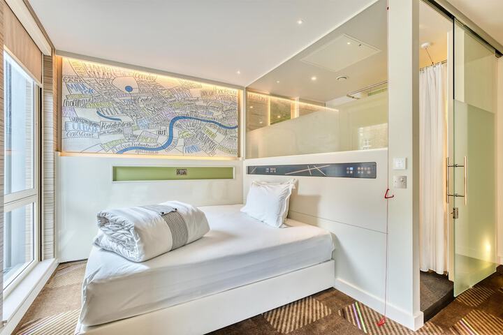 Room 4 of 13