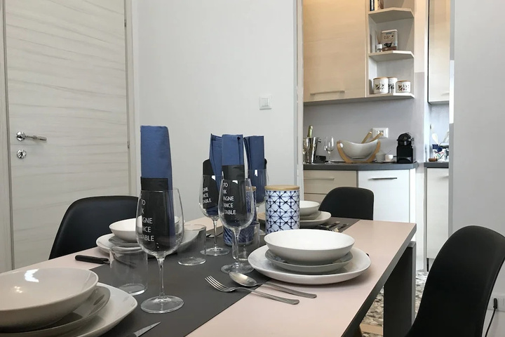 Dining 11 of 17