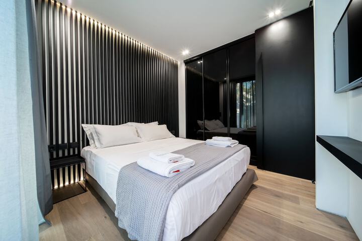 Room 72 of 182