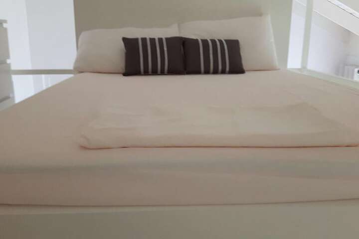 Room 3 of 44