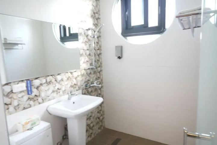 Room 6 of 22