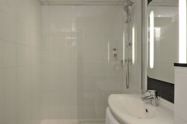 Clean Restrooms