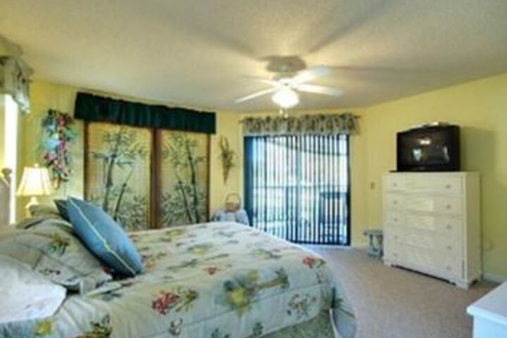 Room 8 of 17