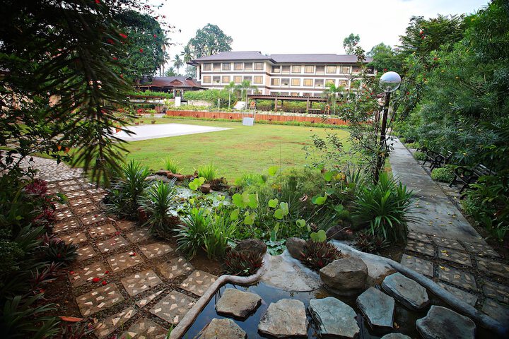 Hotel Exterior 37 of 43