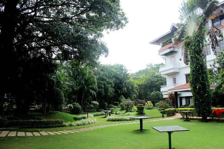 ROYAL INN