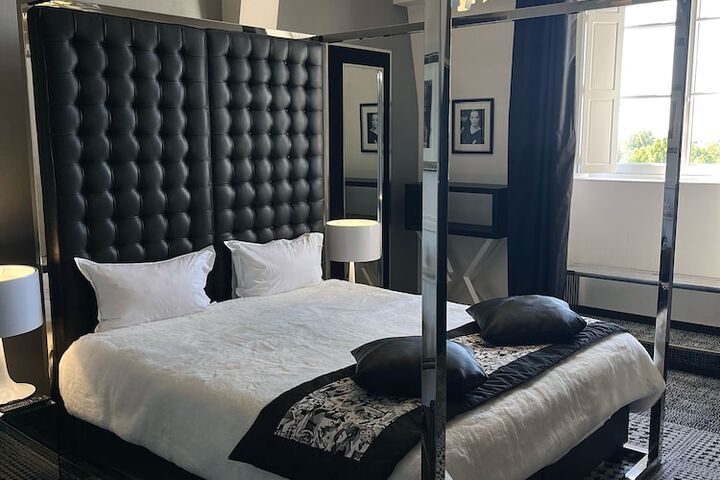 Room 32 of 106