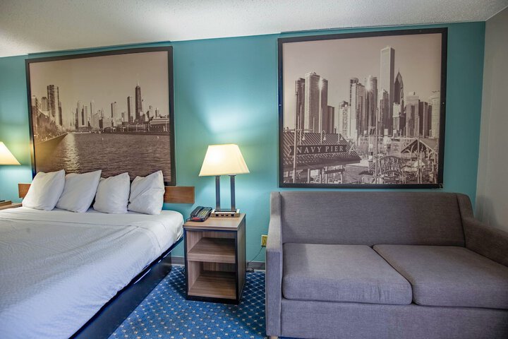 1 King Bed Business Room (8 of 16)