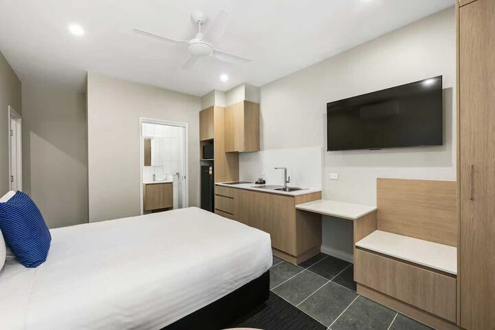 Room 3 of 120
