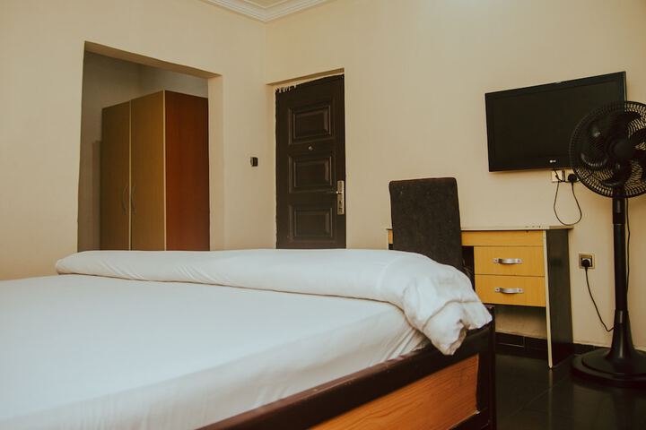 Room 19 of 27