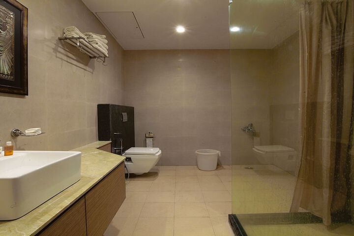 Room 15 of 19