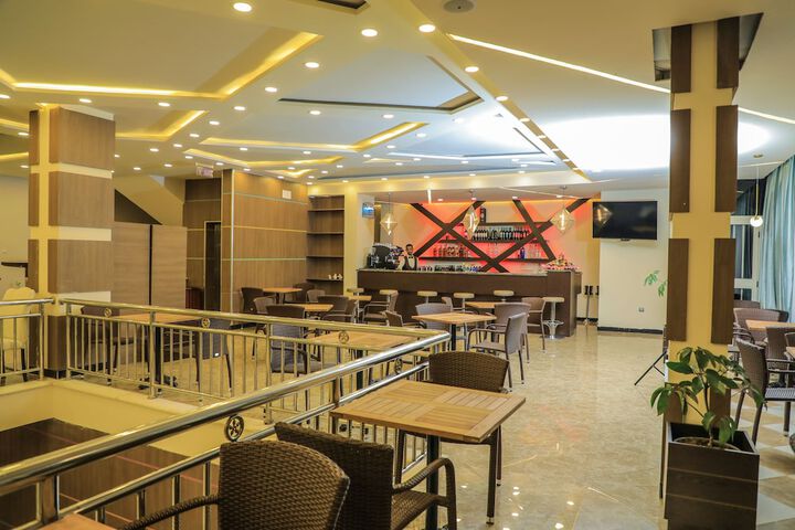 Lounge 69 of 88