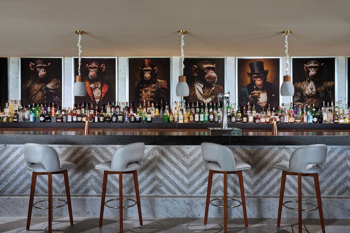 Lounge 138 of 171