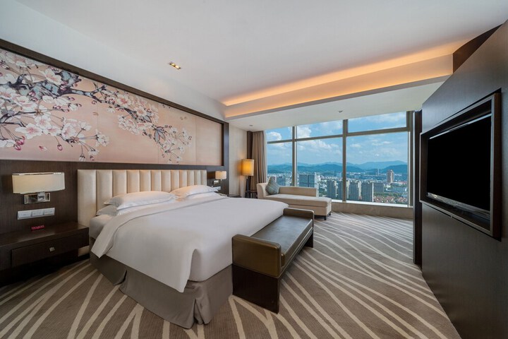 Room 21 of 66
